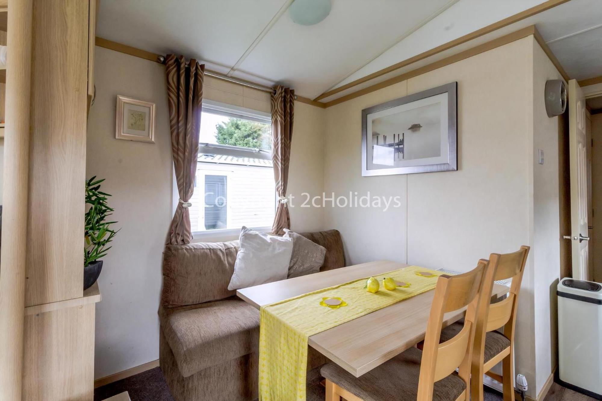8 Berth Caravan At Orchards Haven In Clacton-on-sea, Essex Ref 15007o * Clacton-on-Sea