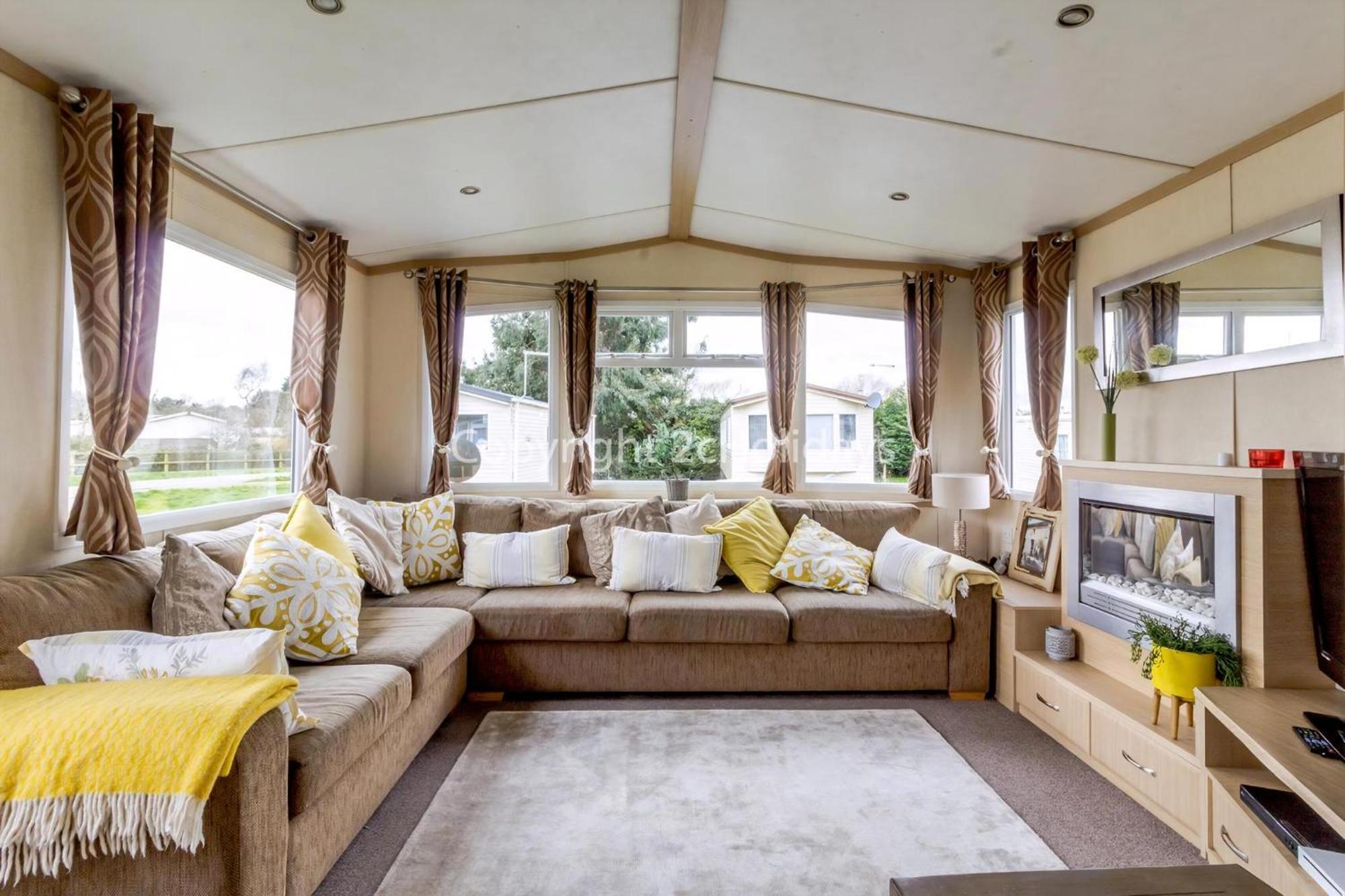 Campsite 8 Berth Caravan At Orchards Haven In Clacton-on-sea, Essex Ref 15007o Clacton-on-Sea